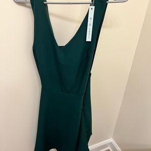 Semi-formal dress. Olive green. Size Large.